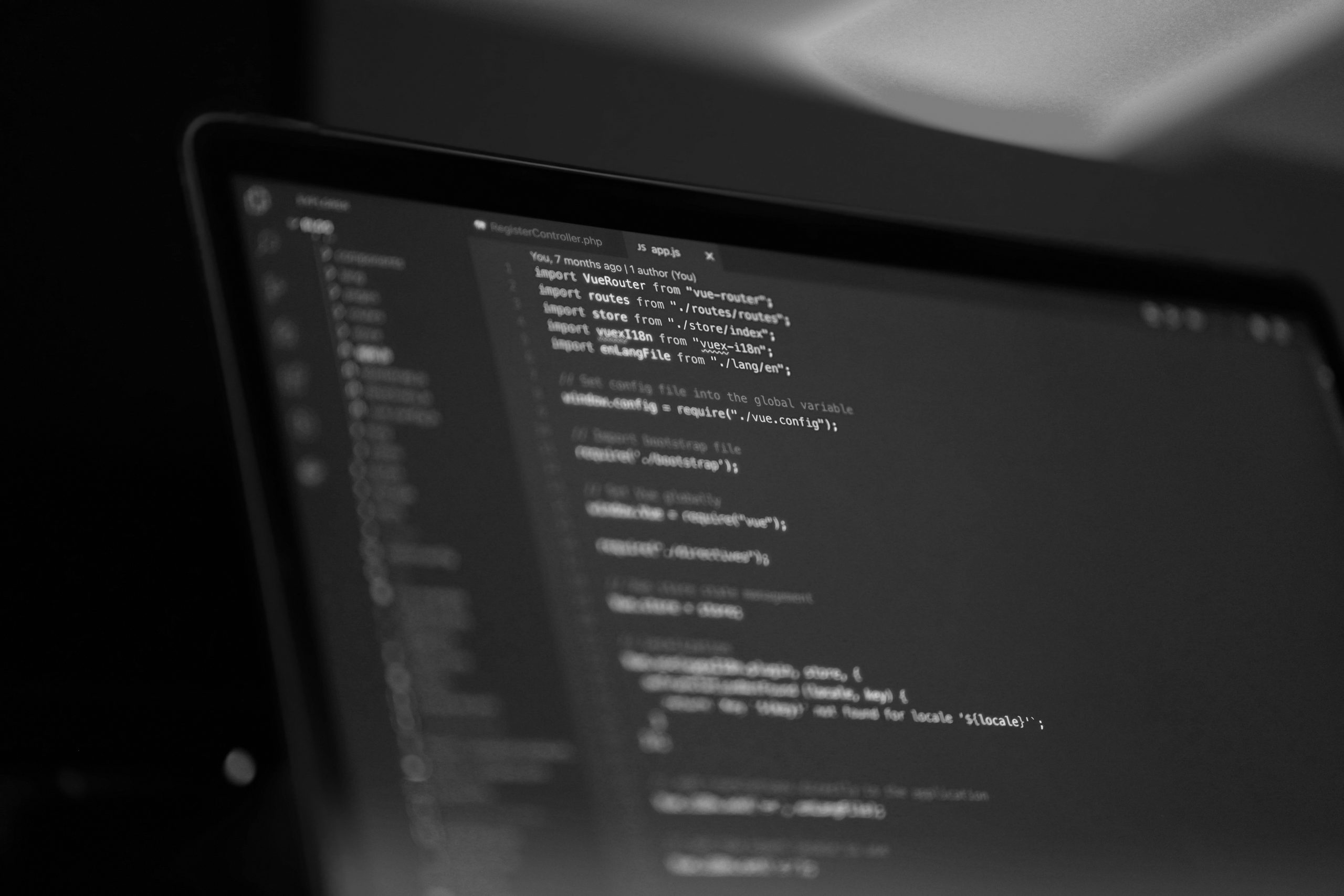 Soluções: Implementação de Softwares 3 mohammad rahmani 8qEB0fTe9Vw unsplash scaled